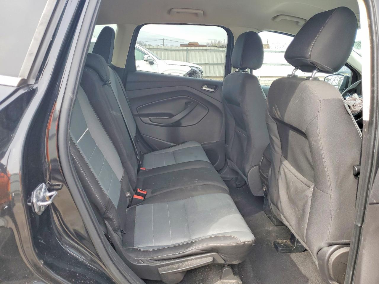 2015 FORD ESCAPE SE photo 31