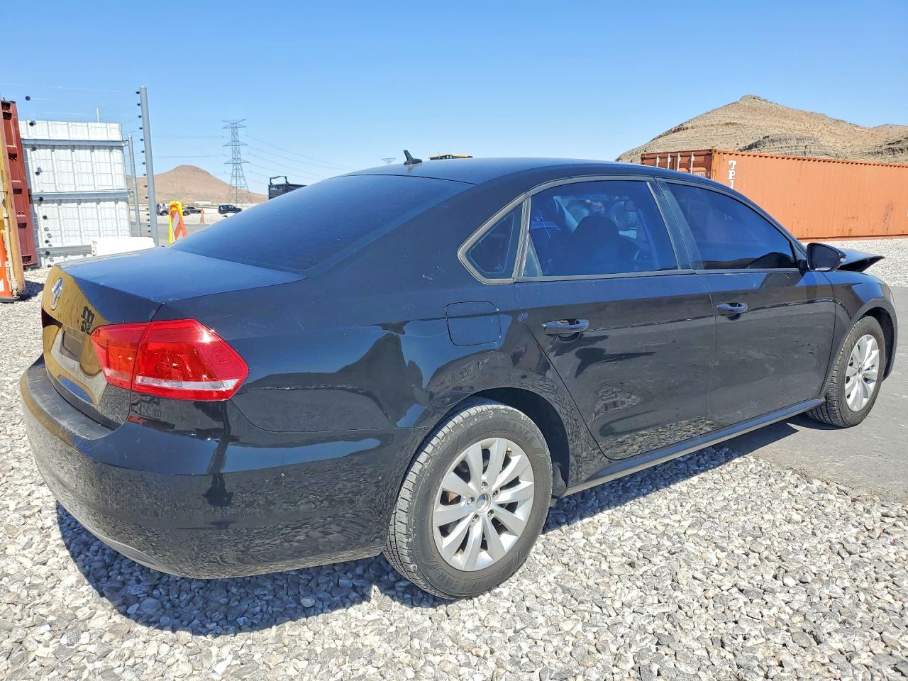 2012 VOLKSWAGEN PASSAT S photo 3