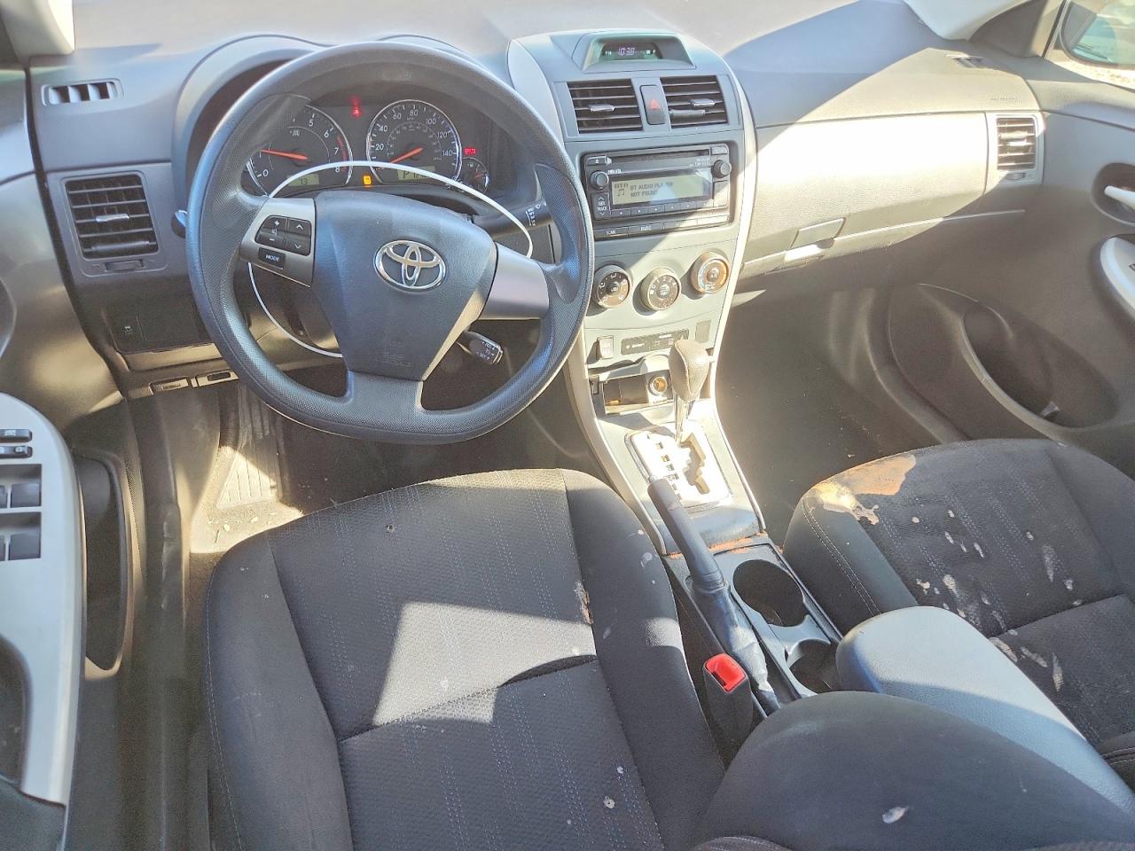 2012 TOYOTA COROLLA S photo 8