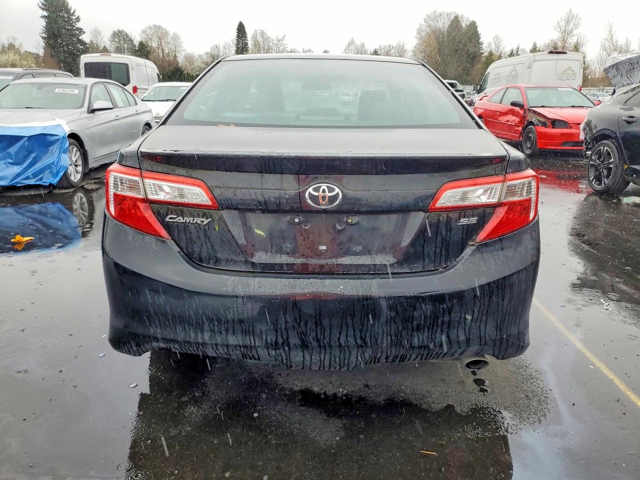 2014 TOYOTA CAMRY SE photo 11