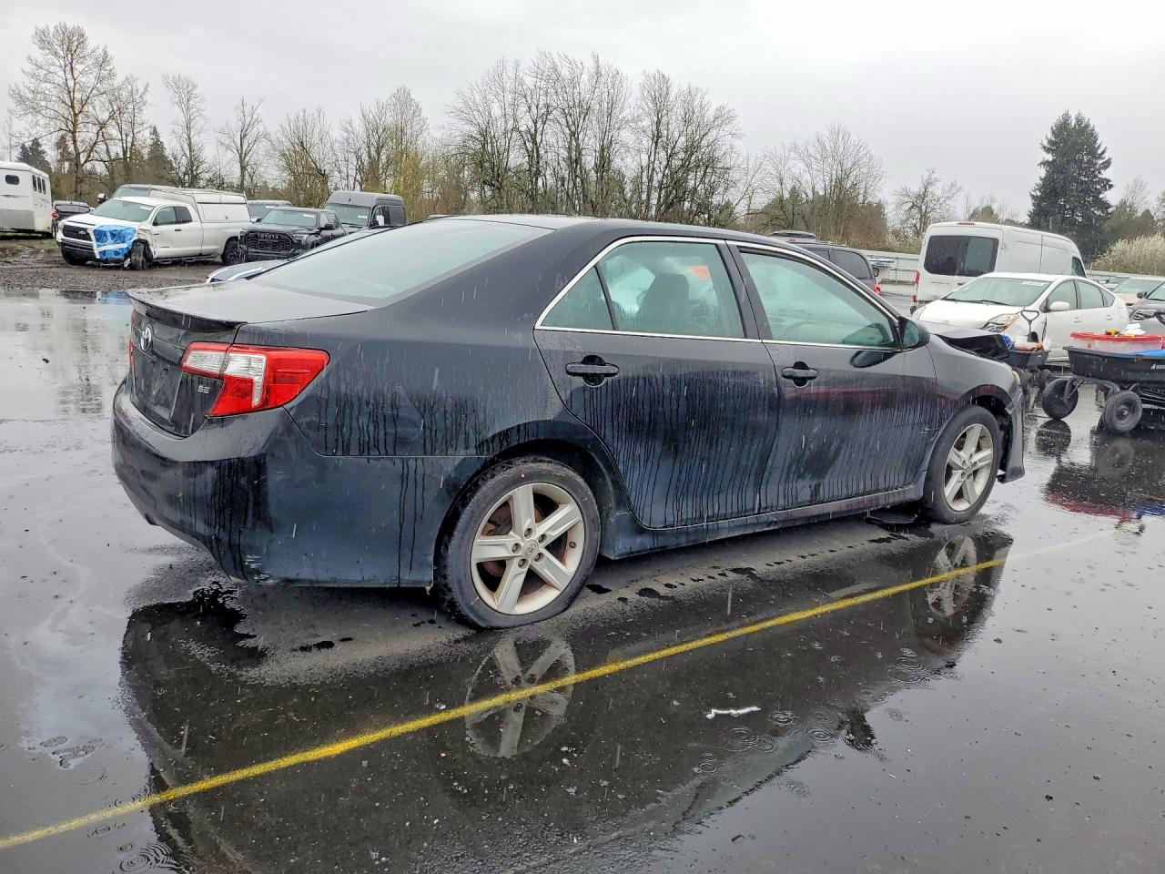 2014 TOYOTA CAMRY SE photo 5
