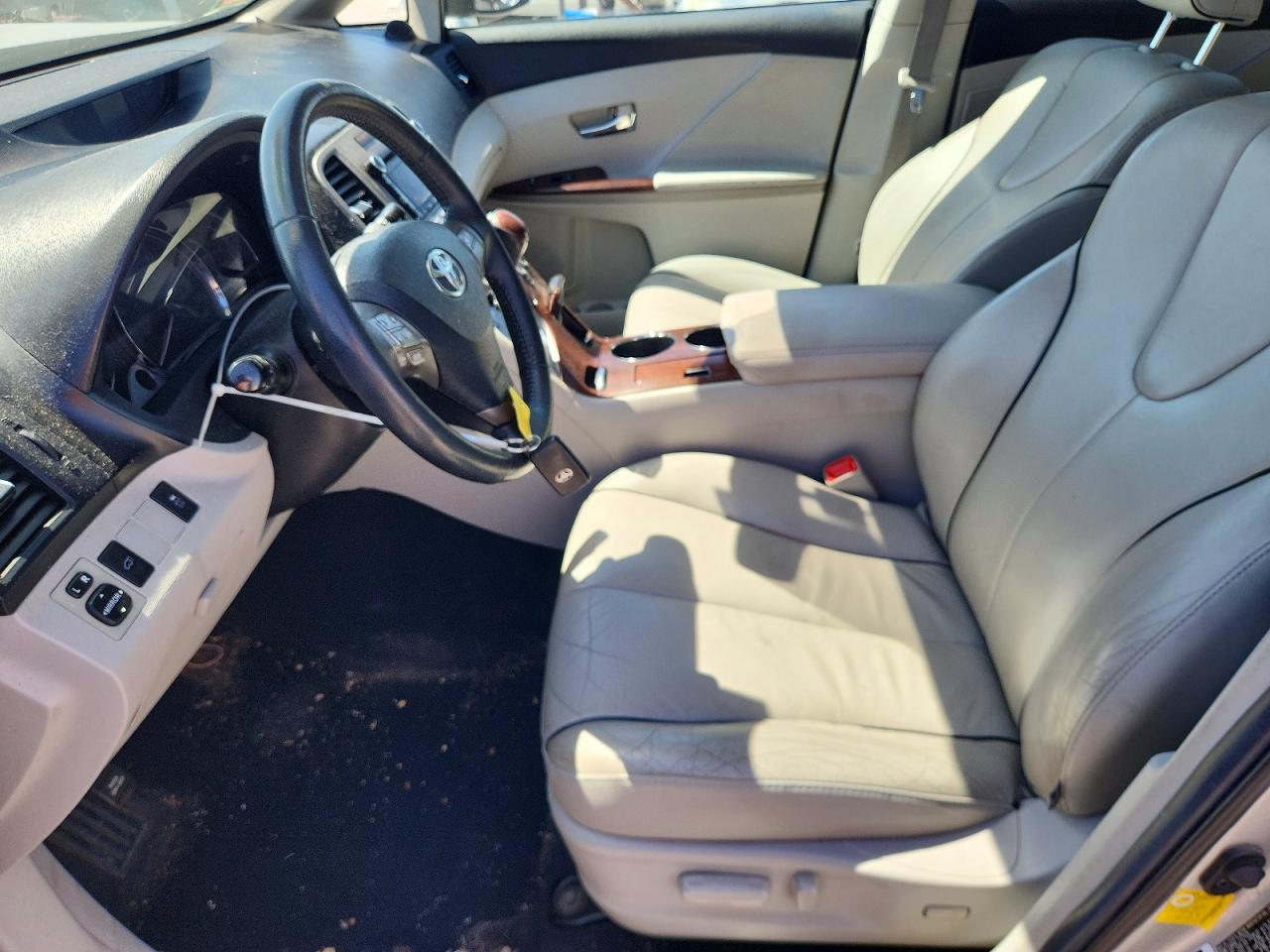 2012 TOYOTA VENZA XLE photo 13