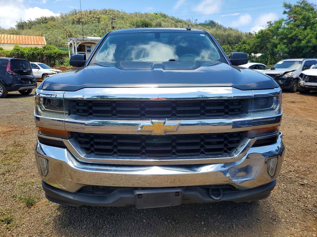 2018 CHEVROLET SILVERADO K1500 LT photo 9