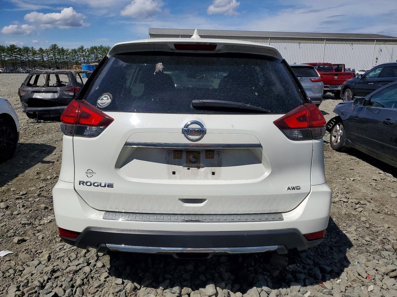 2017 NISSAN ROGUE S photo 11