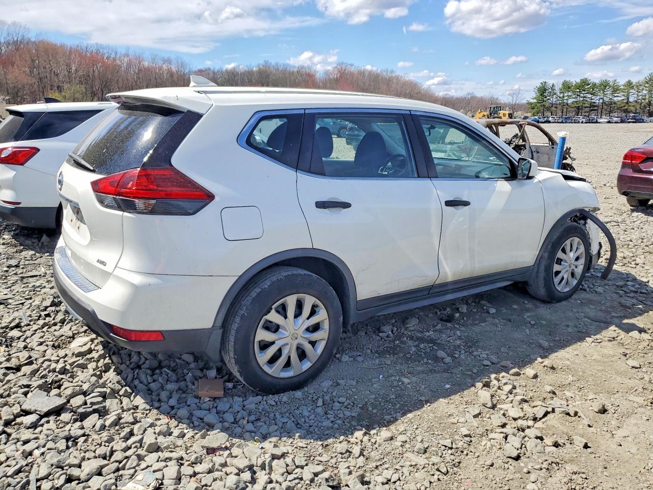 2017 NISSAN ROGUE S photo 5