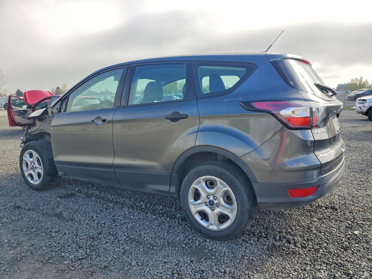 2017 FORD ESCAPE S photo 3
