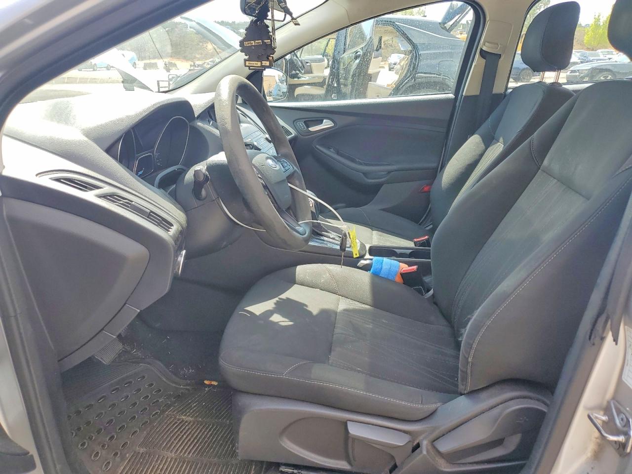 2018 FORD FOCUS SE photo 7