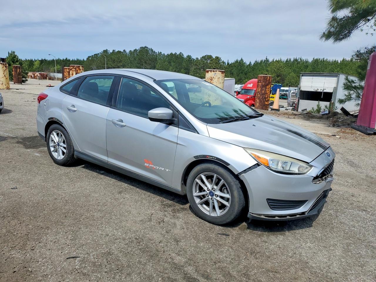 2018 FORD FOCUS SE photo 4