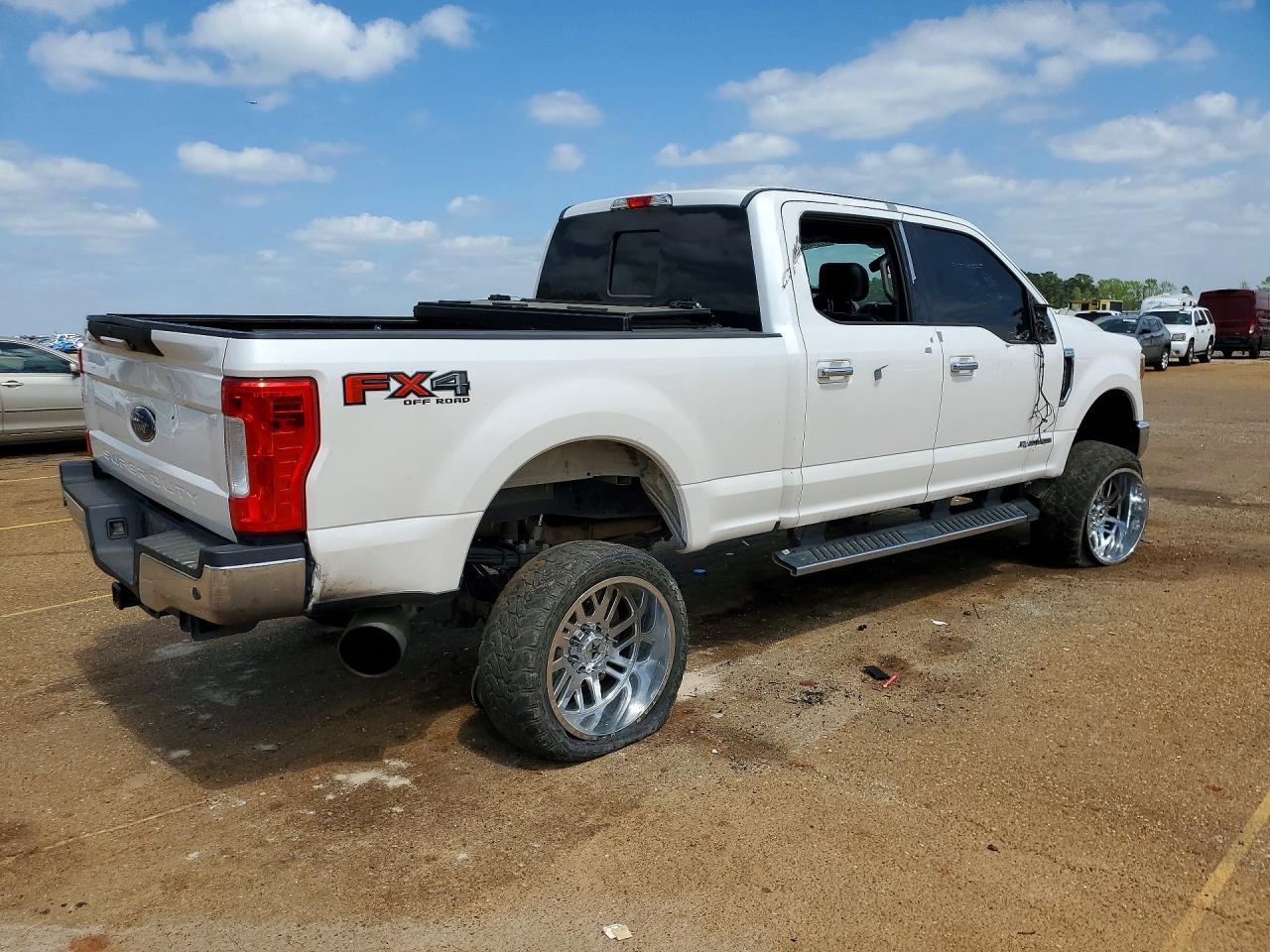 2017 FORD F250 SUPER DUTY photo 3