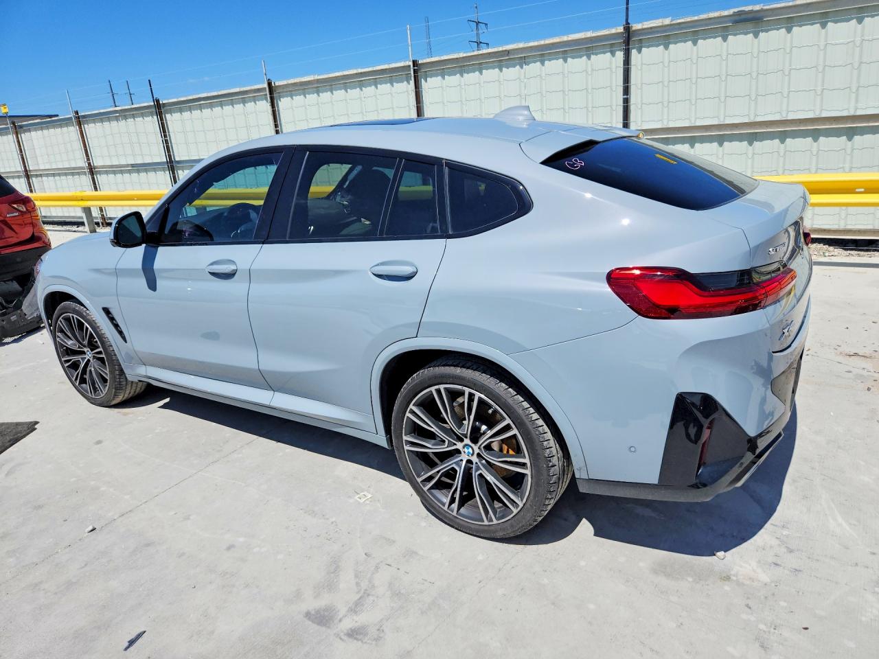 2024 BMW X4 XDRIVE30I photo 3