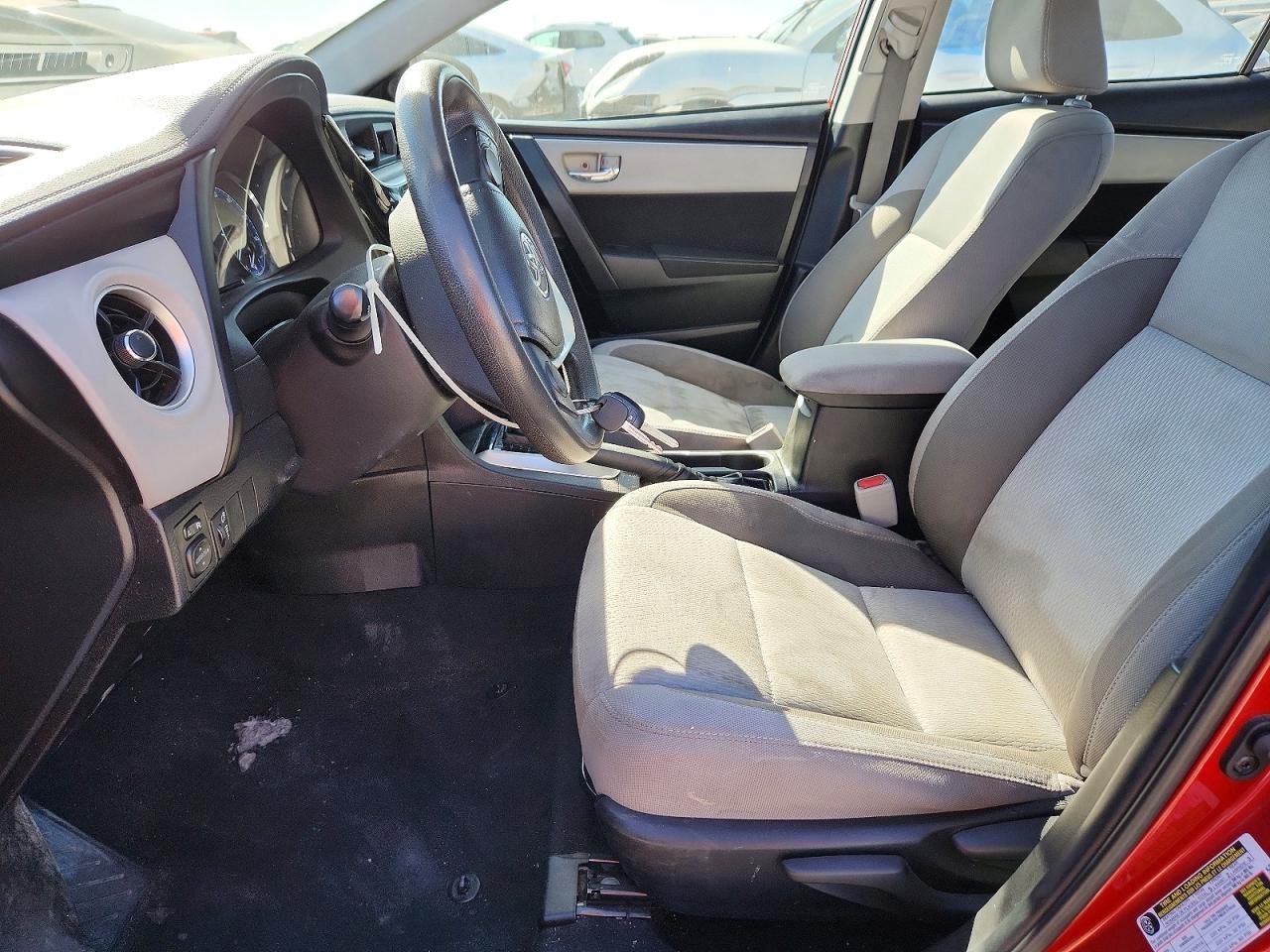 2019 TOYOTA COROLLA LE photo 13