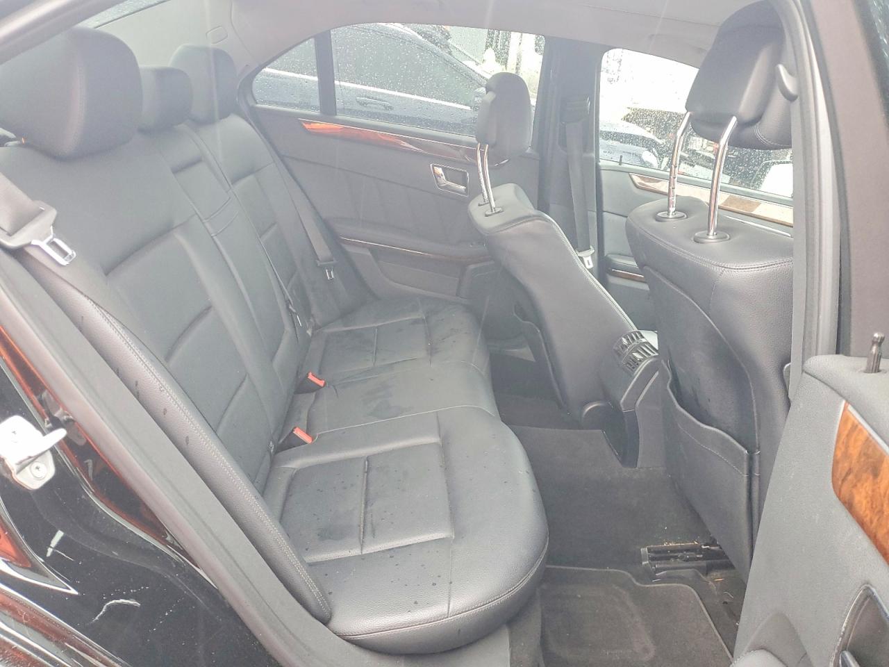 2011 MERCEDES-BENZ E 350 BLUETEC photo 19