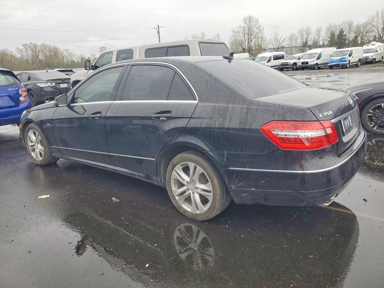 2011 MERCEDES-BENZ E 350 BLUETEC photo 3