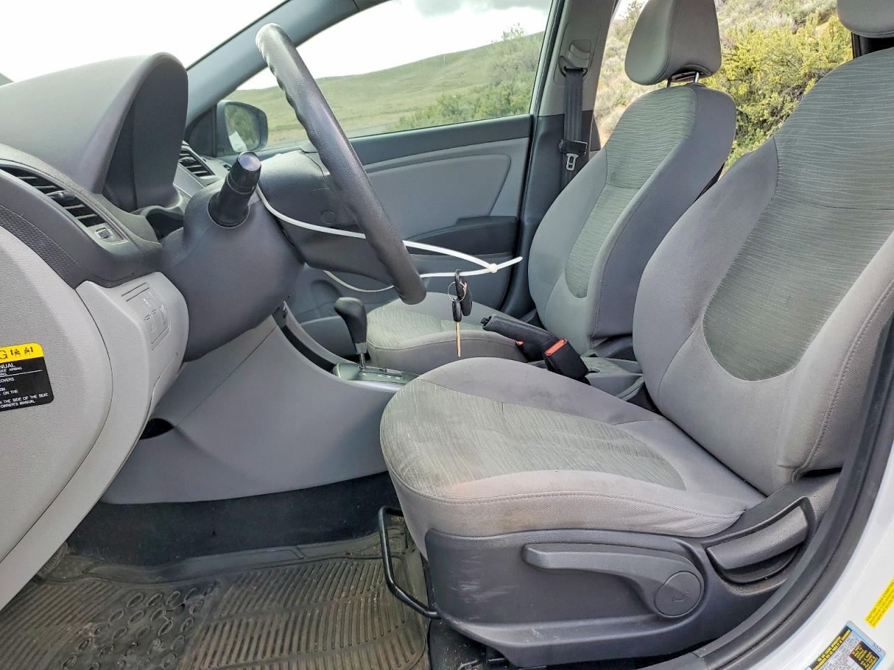2017 HYUNDAI ACCENT SE photo 19