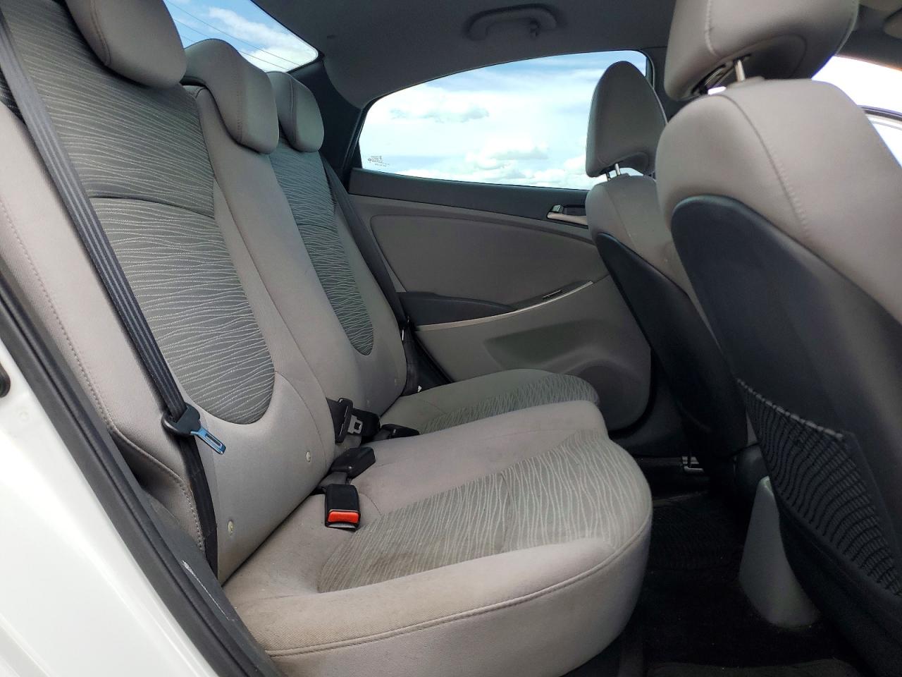 2017 HYUNDAI ACCENT SE photo 28