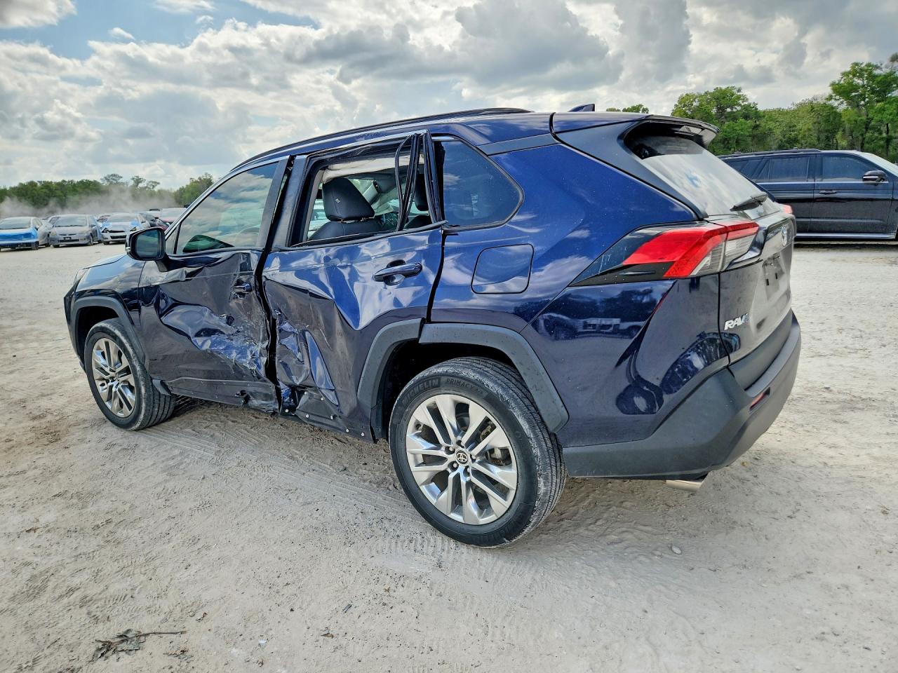 2021 TOYOTA RAV4 XLE PREMIUM photo 2