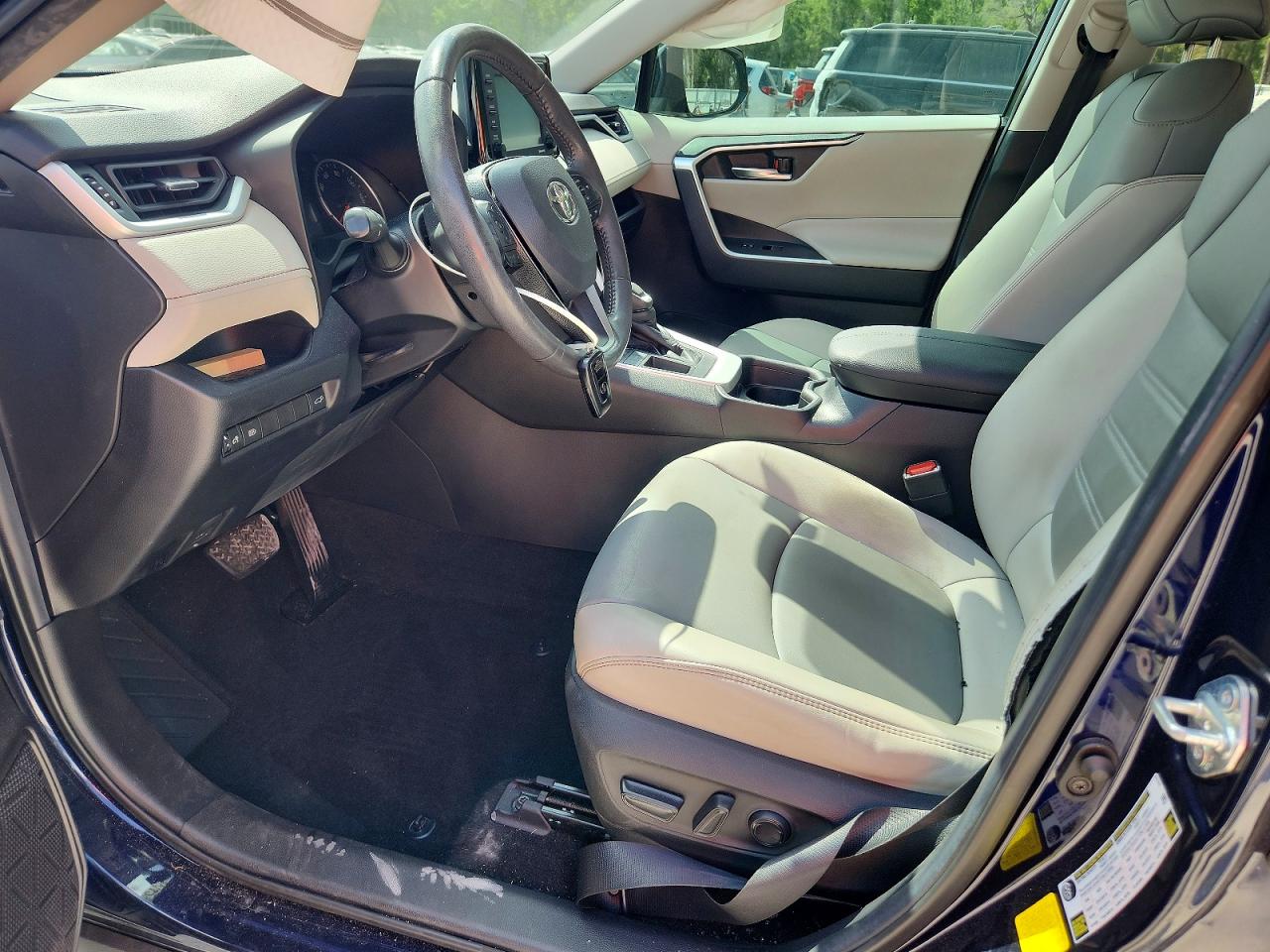 2021 TOYOTA RAV4 XLE PREMIUM photo 7