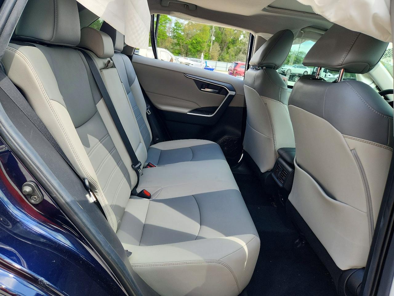 2021 TOYOTA RAV4 XLE PREMIUM photo 11