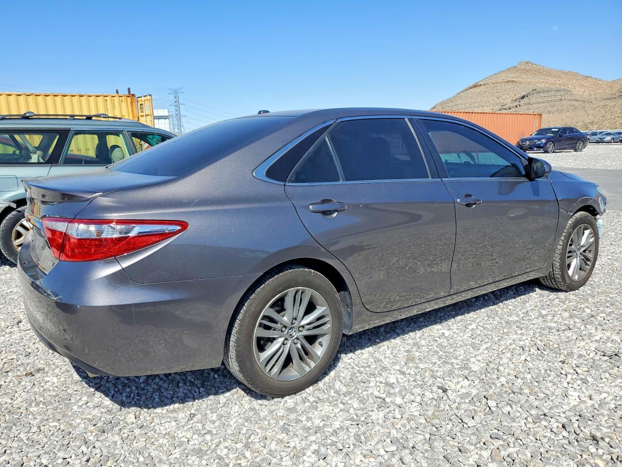 2015 TOYOTA CAMRY SE photo 7