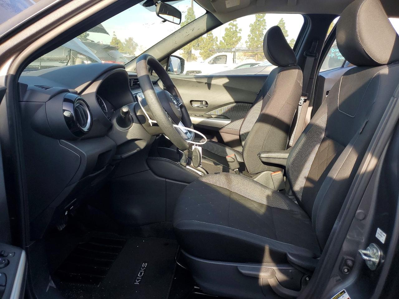 2020 NISSAN KICKS SV photo 13