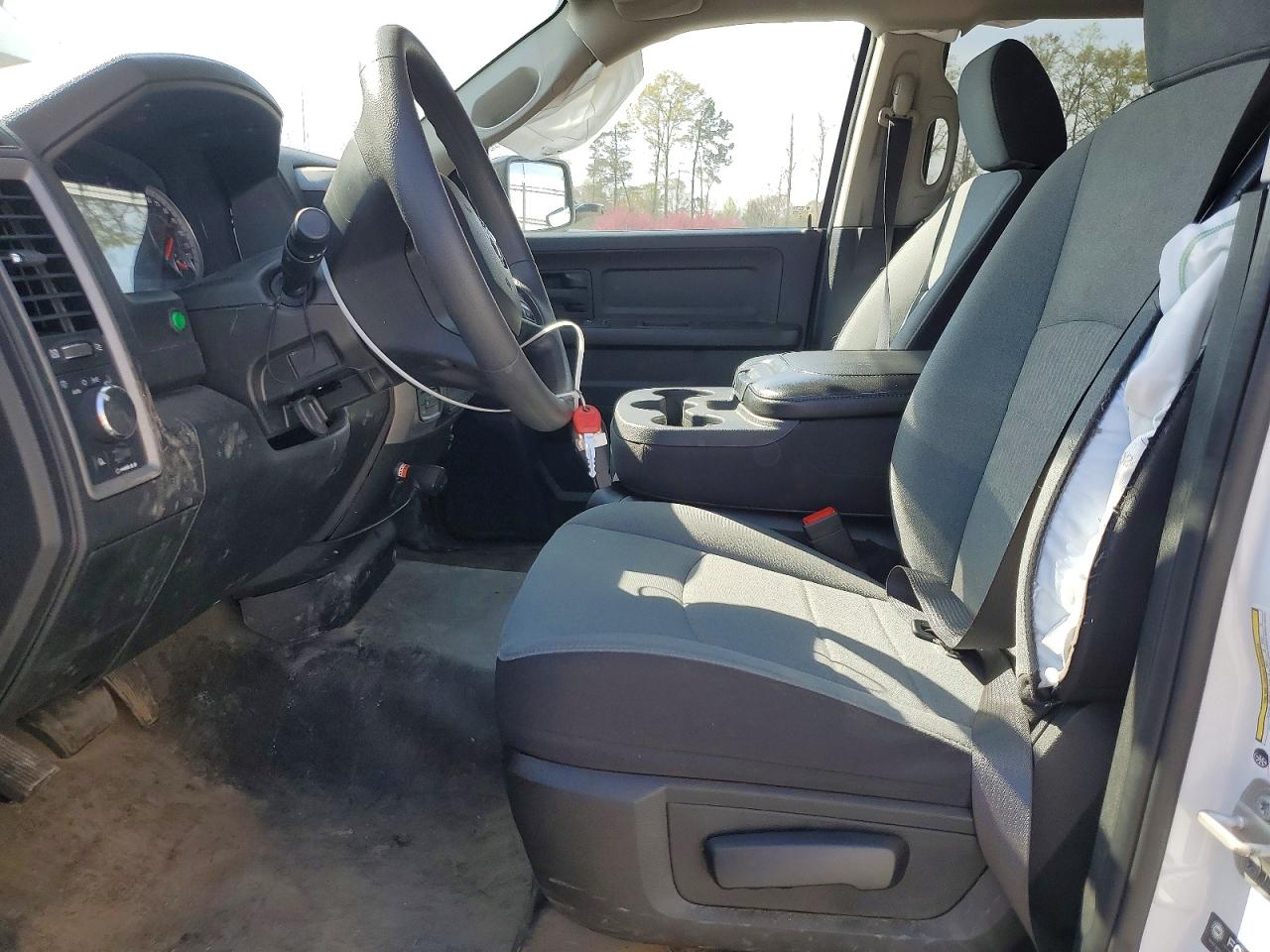2024 RAM 1500 CLASSIC TRADESMAN photo 13
