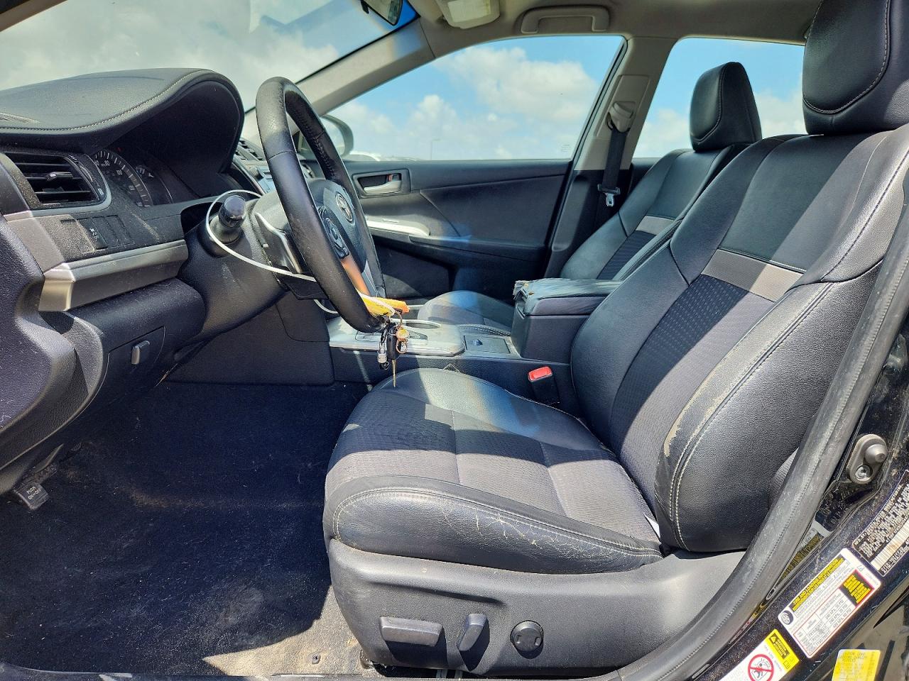 2012 TOYOTA CAMRY SE photo 13