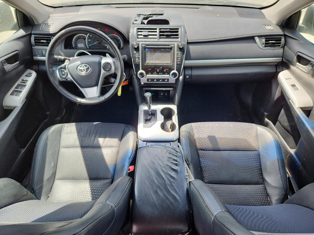 2012 TOYOTA CAMRY SE photo 15