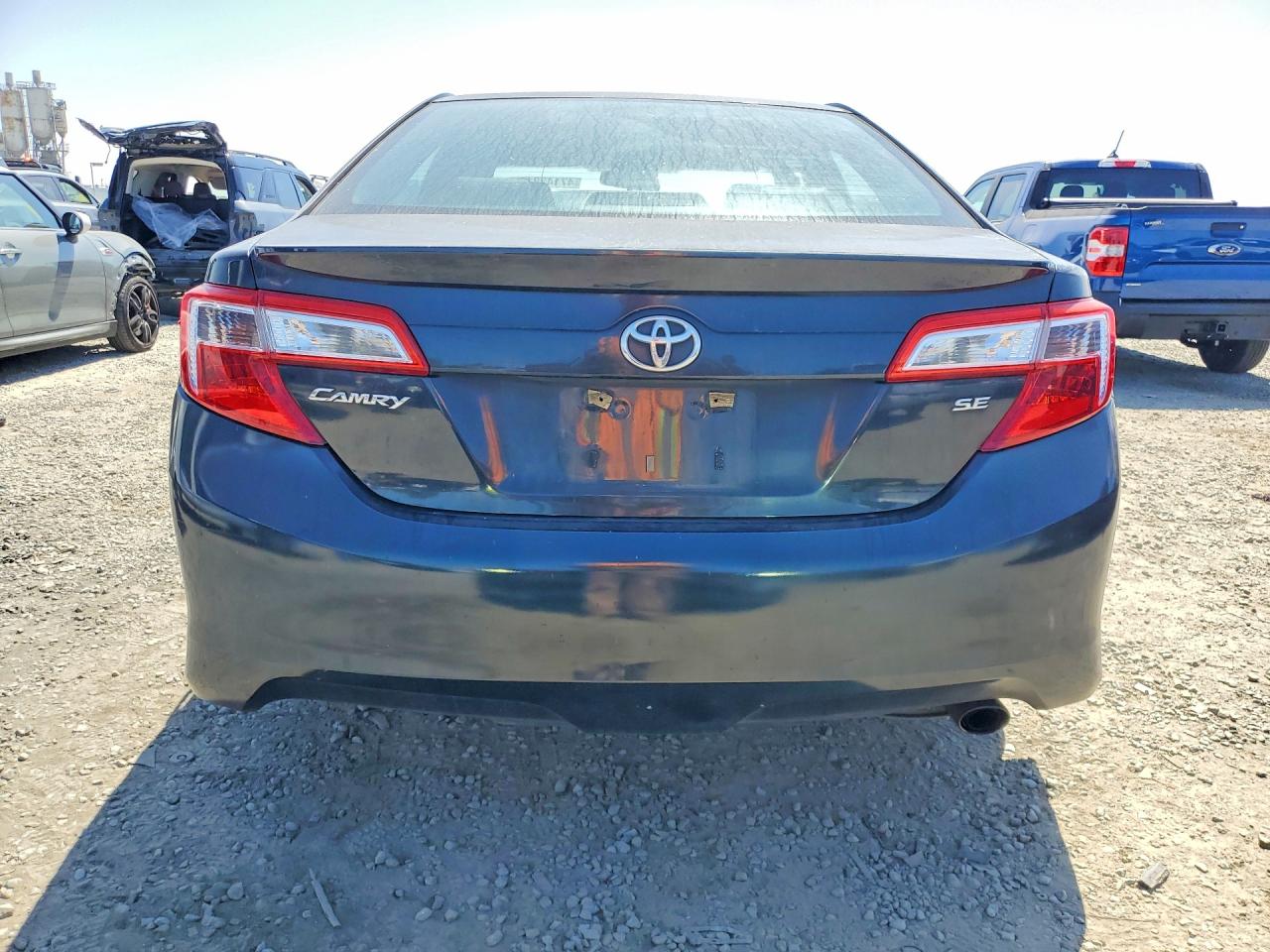 2012 TOYOTA CAMRY SE photo 11