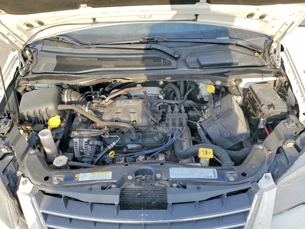 2010 CHRYSLER TOWN & COUNTRY TOURING PLUS photo 11