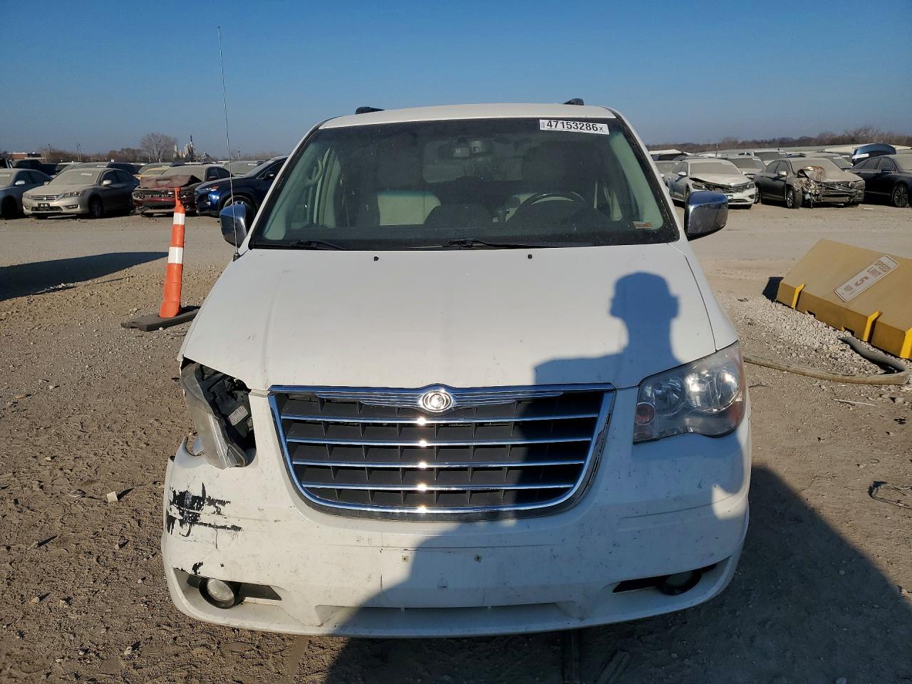 2010 CHRYSLER TOWN & COUNTRY TOURING PLUS photo 5