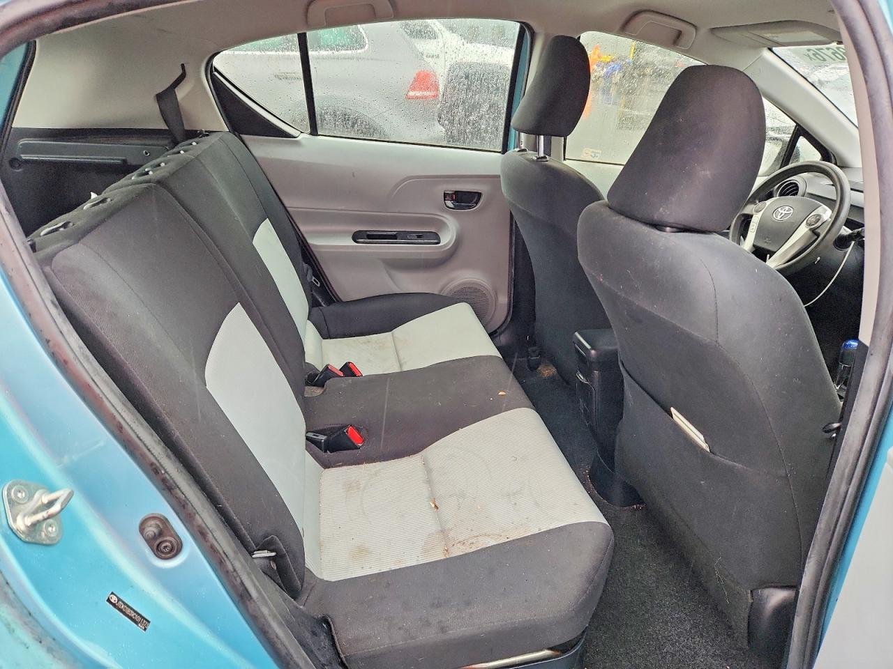 2012 TOYOTA PRIUS C THREE photo 10