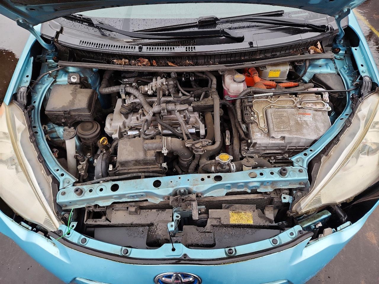 2012 TOYOTA PRIUS C THREE photo 11