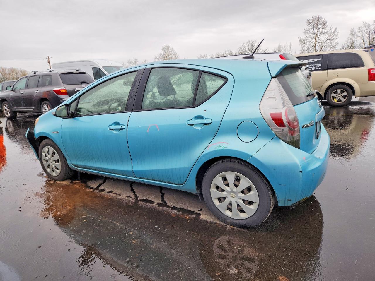 2012 TOYOTA PRIUS C THREE photo 2