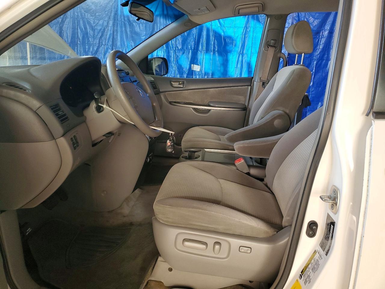 2006 TOYOTA SIENNA LE 7 PASSENGER photo 13