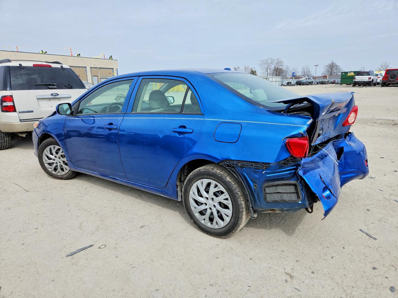 2010 TOYOTA COROLLA LE photo 3