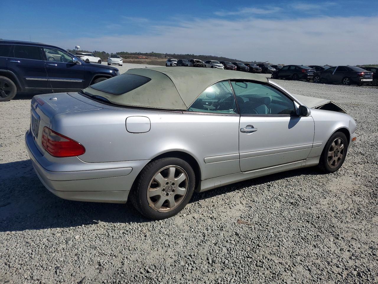 2003 MERCEDES-BENZ CLK 320 photo 3