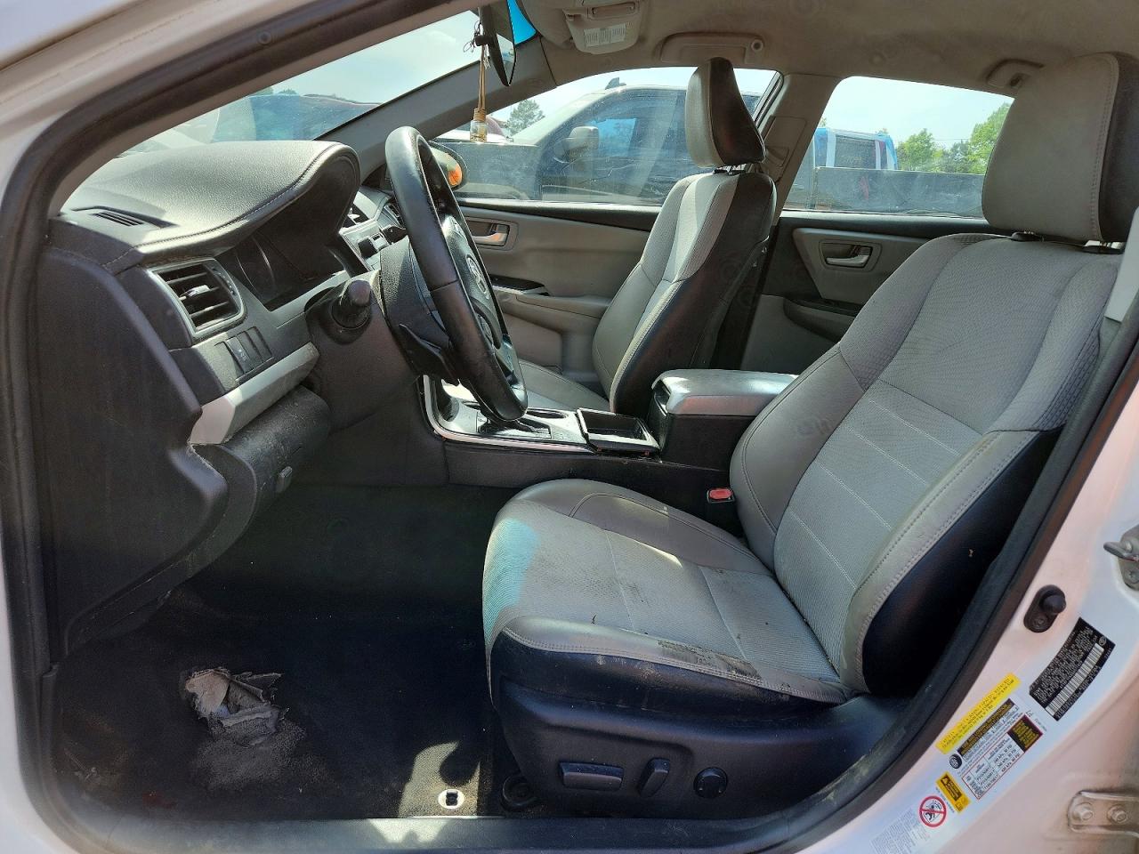 2016 TOYOTA CAMRY SE photo 19
