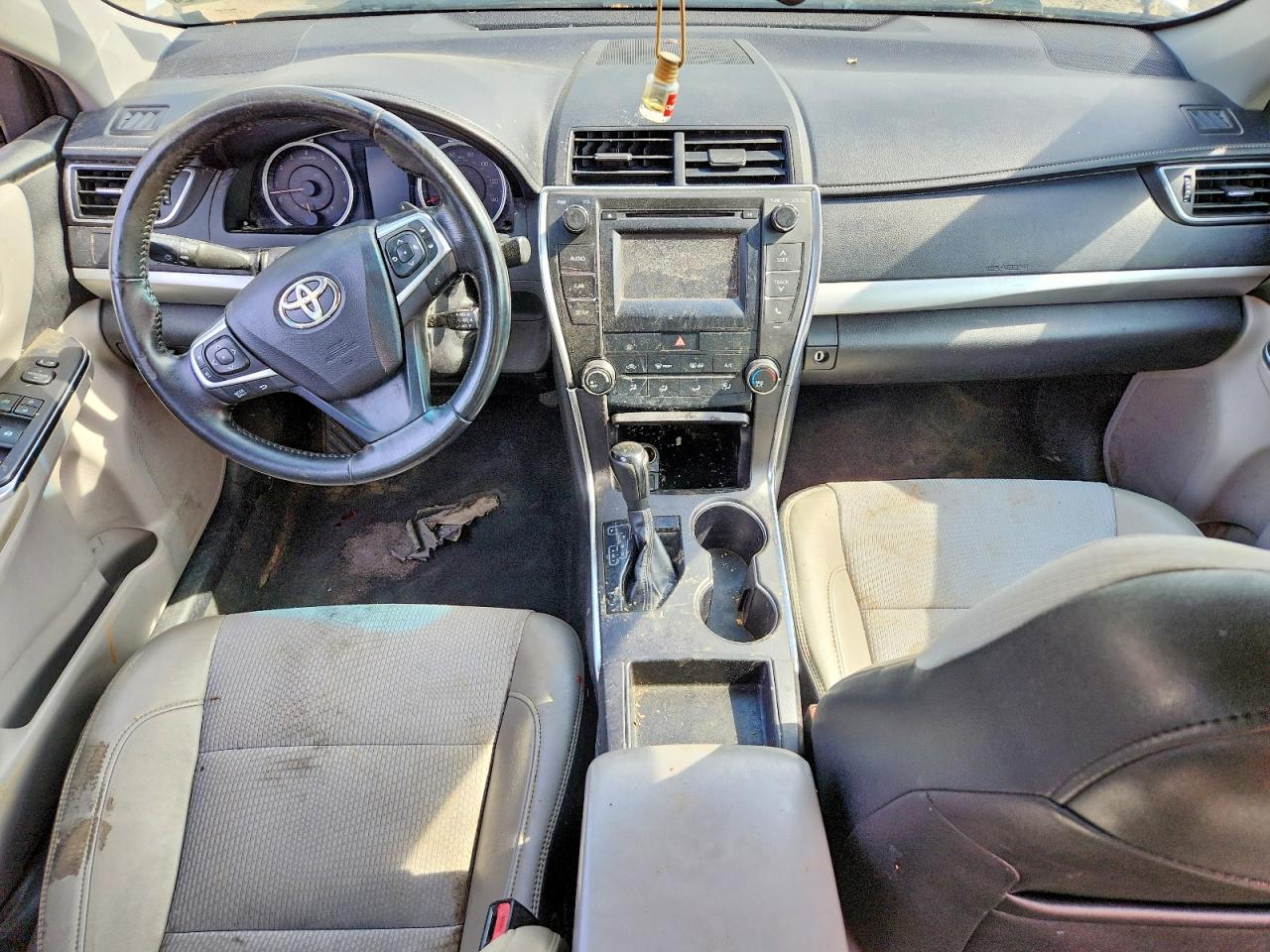 2016 TOYOTA CAMRY SE photo 22