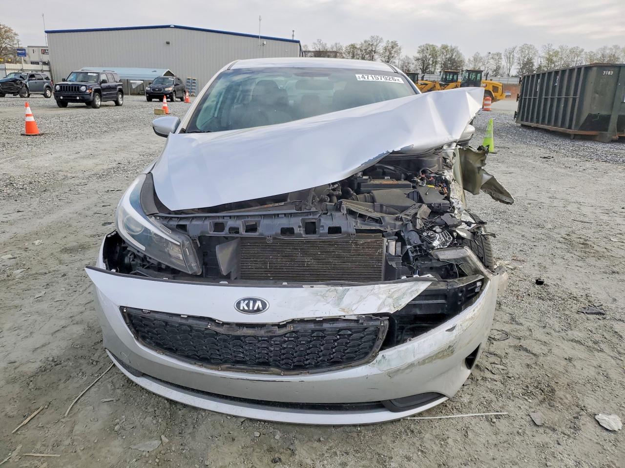 2017 KIA FORTE LX photo 5
