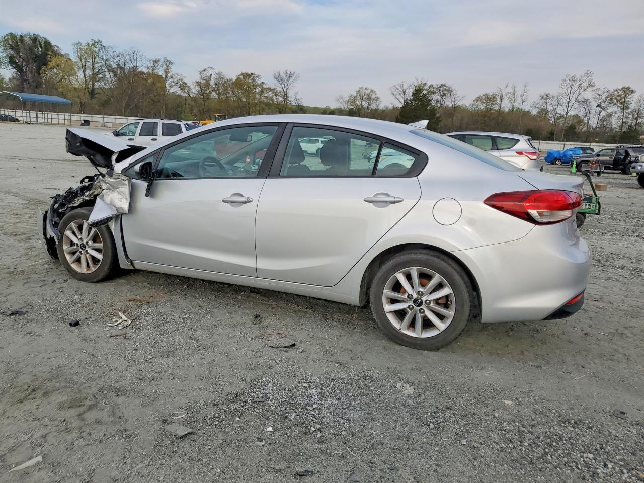 2017 KIA FORTE LX photo 2