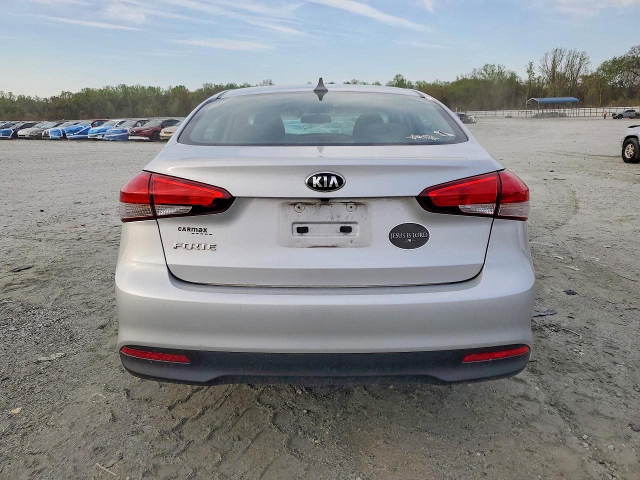 2017 KIA FORTE LX photo 6