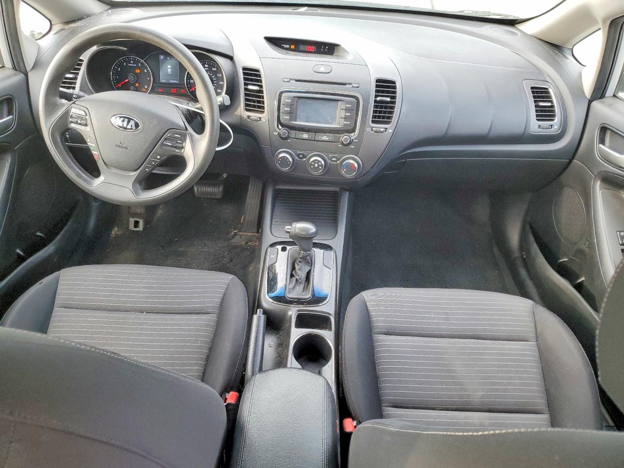 2017 KIA FORTE LX photo 8