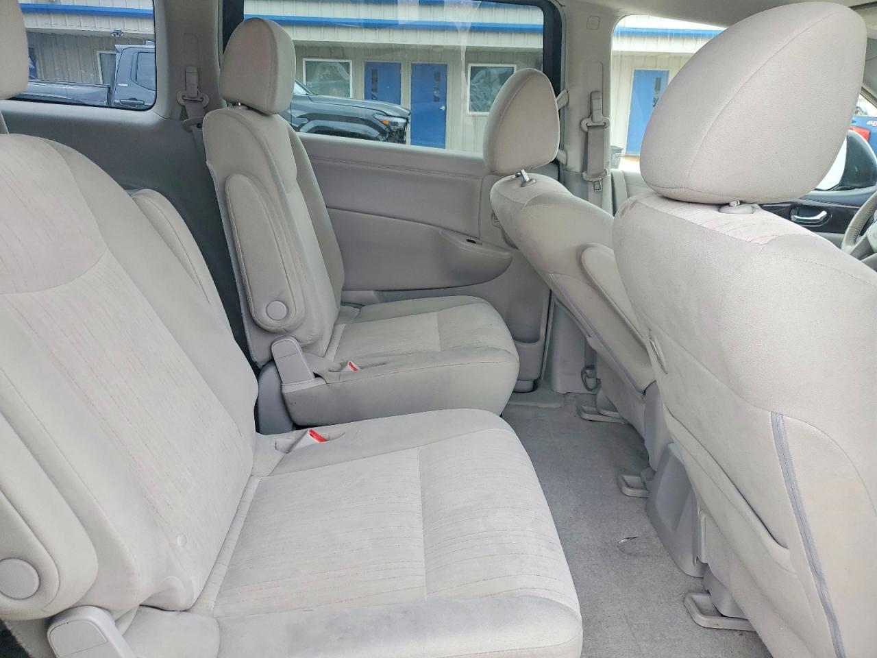 2014 NISSAN QUEST 3.5 SV photo 11