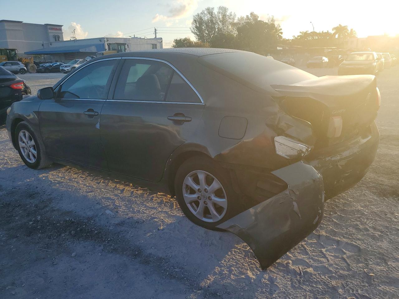 2007 TOYOTA CAMRY LE photo 2