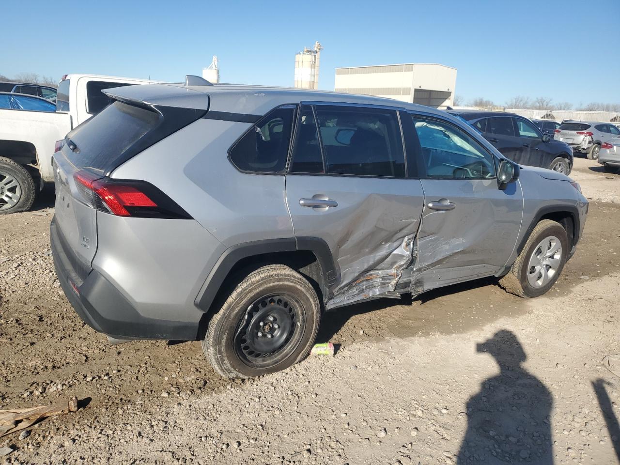 2024 TOYOTA RAV4 LE photo 5