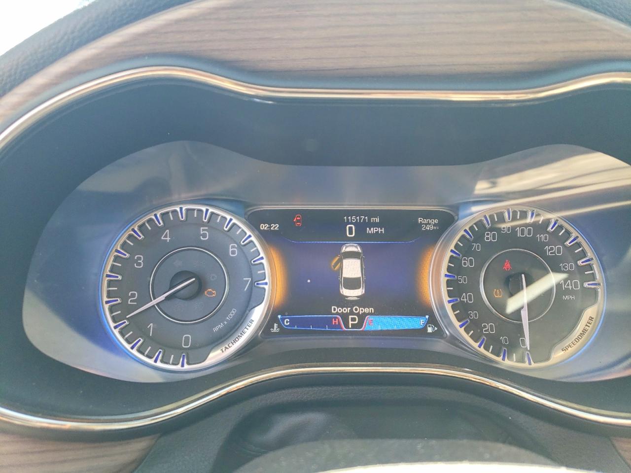 2015 CHRYSLER 200 C photo 17