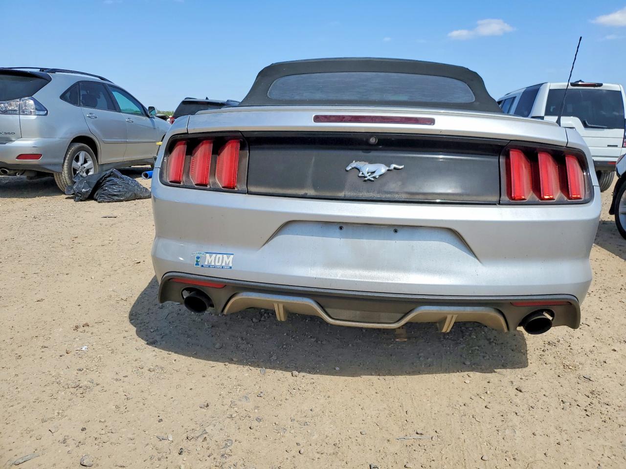 2017 FORD MUSTANG photo 6