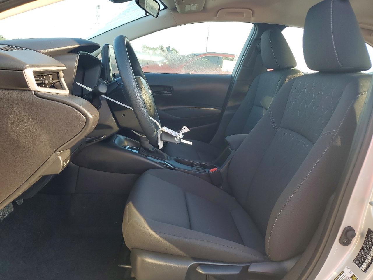2025 TOYOTA COROLLA LE photo 7