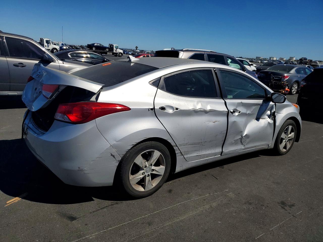 2013 HYUNDAI ELANTRA GLS photo 5