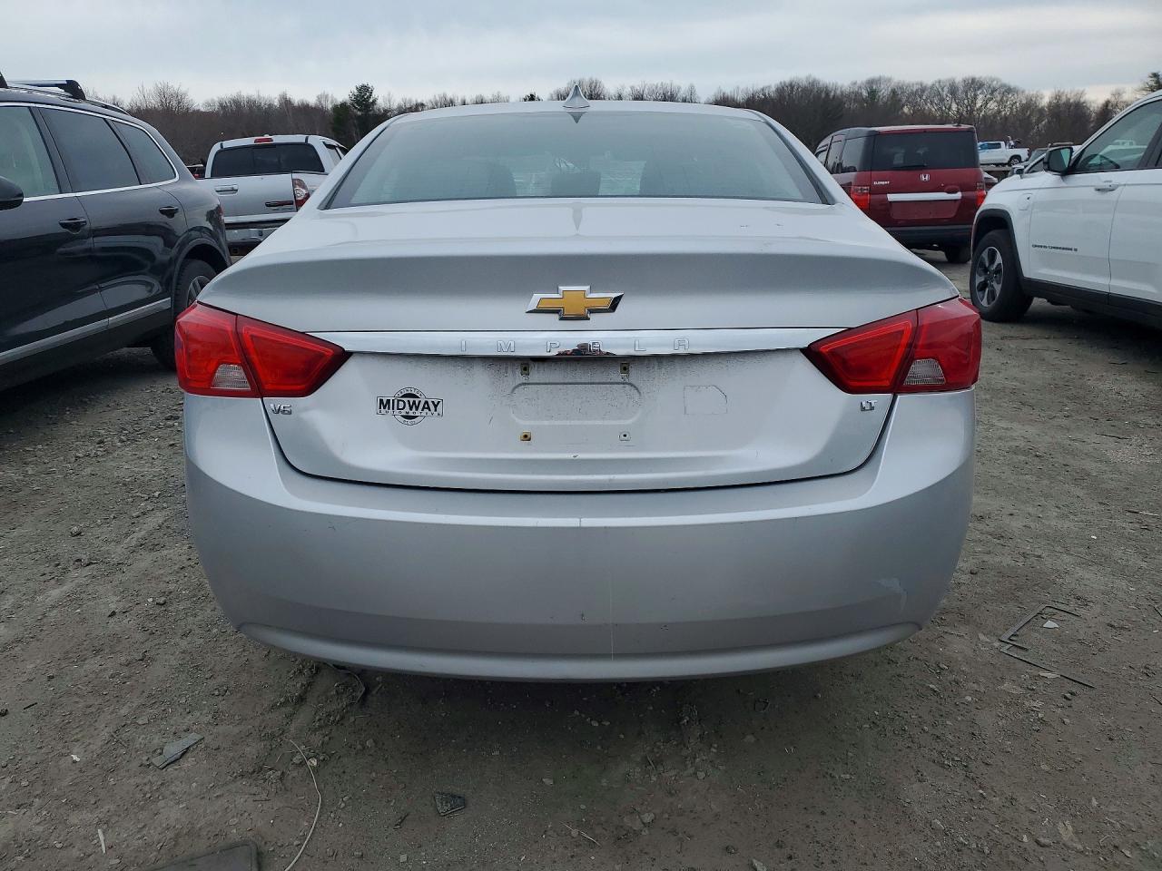 2018 CHEVROLET IMPALA LT photo 11